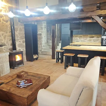 Caserio Rectoral Desteriz * אורנסה